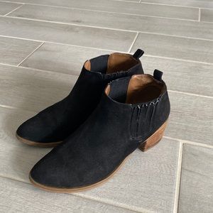 Ankle boots